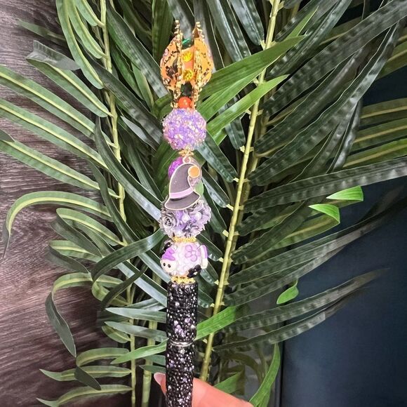 Halloween Hand-Made Custom Extended Beaded Pen with Large Fancy Jack-O-Lantern. - Picture 3 of 9